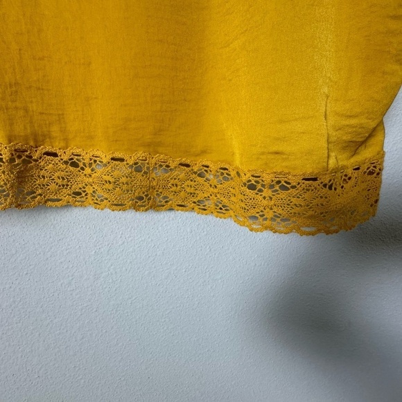 Chico’s Yellow Lace Trim Cami Chico’s Size 2 (L/12) - Picture 3 of 8